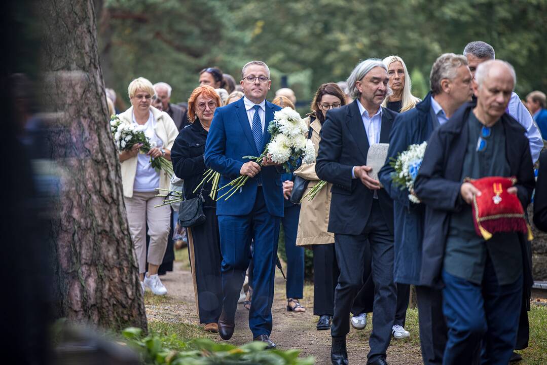 R. Rastausko laidotuvės