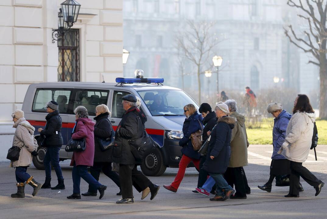 Vienos policija, gavusi grėsmingą pranešimą, tariasi dėl saugumo