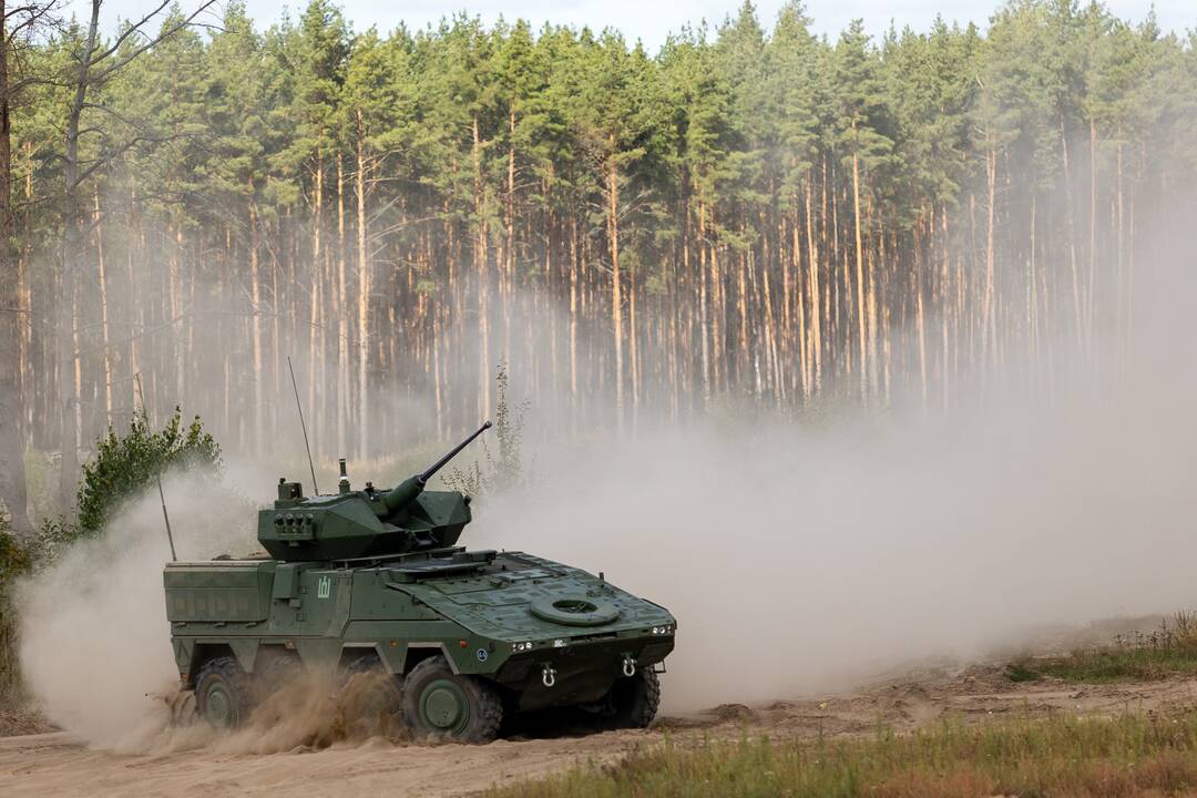 Vyriausybė skyrė 188 mln. eurų avansiniams mokėjimams už papildomus „Vilkus“ ir NASAMS