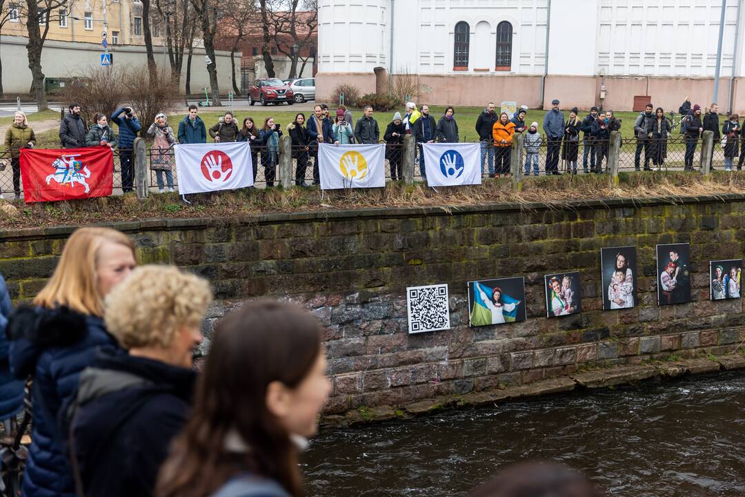 Apeiginės maudynės „Šaltos undinės karštame vandenyje“