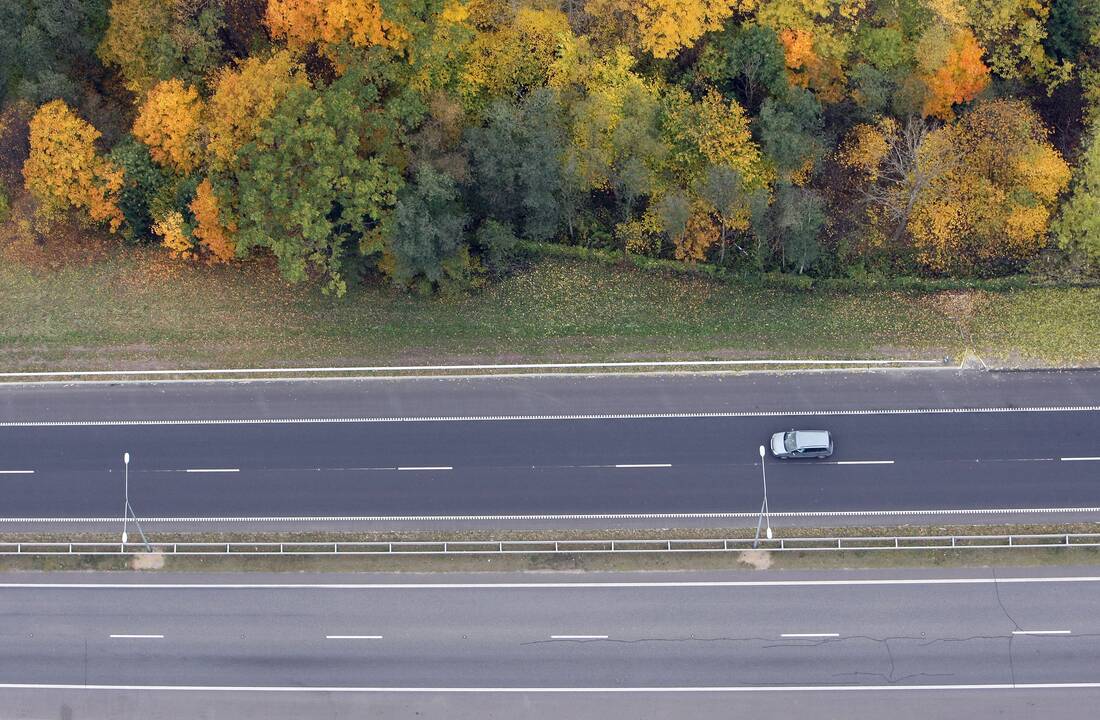 Kelininkai: šalies kelių dangos drėgnos, tačiau žymesnio lietaus dieną nenumatoma