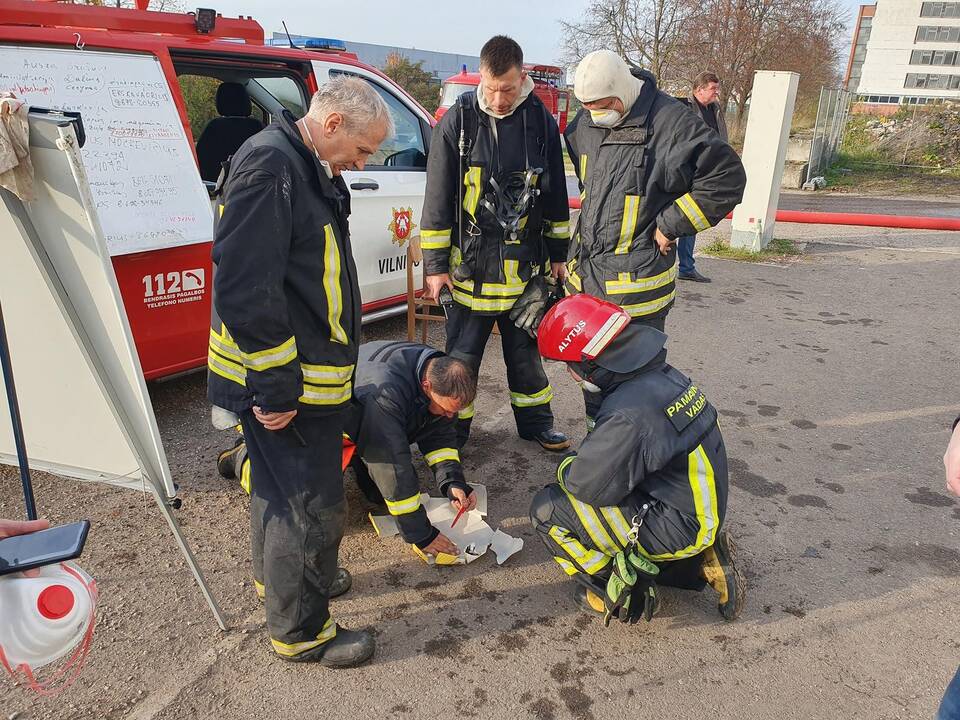 Milžiniškas gamyklos gaisras Alytuje