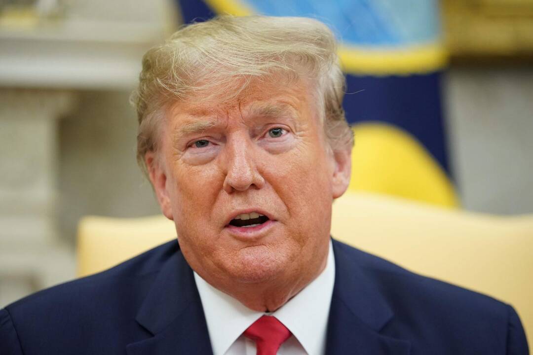 D. Trumpas paskelbė smarkiai griežtinantis sankcijas Iranui