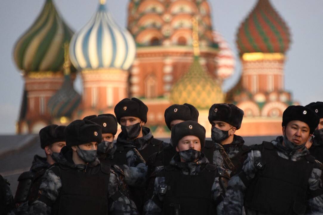 Rusijoje per karo priešininkų protestus sulaikyta daugybė žmonių