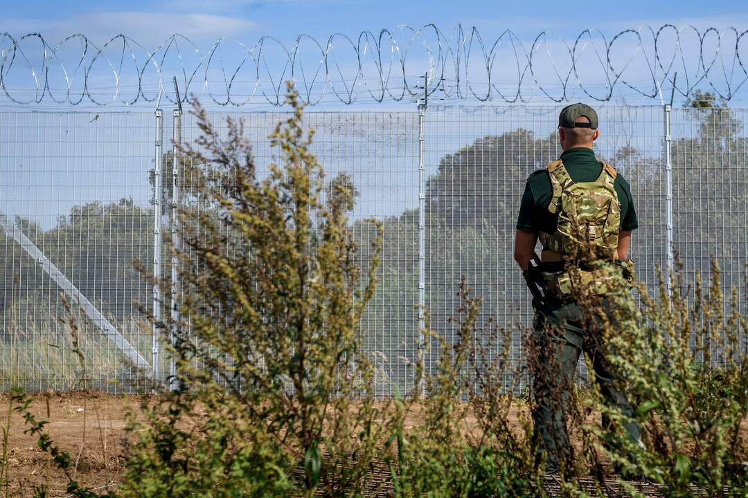 Latvijos kariuomenė baigė statyti 20 km ilgio tvoros atkarpą prie Rusijos sienos