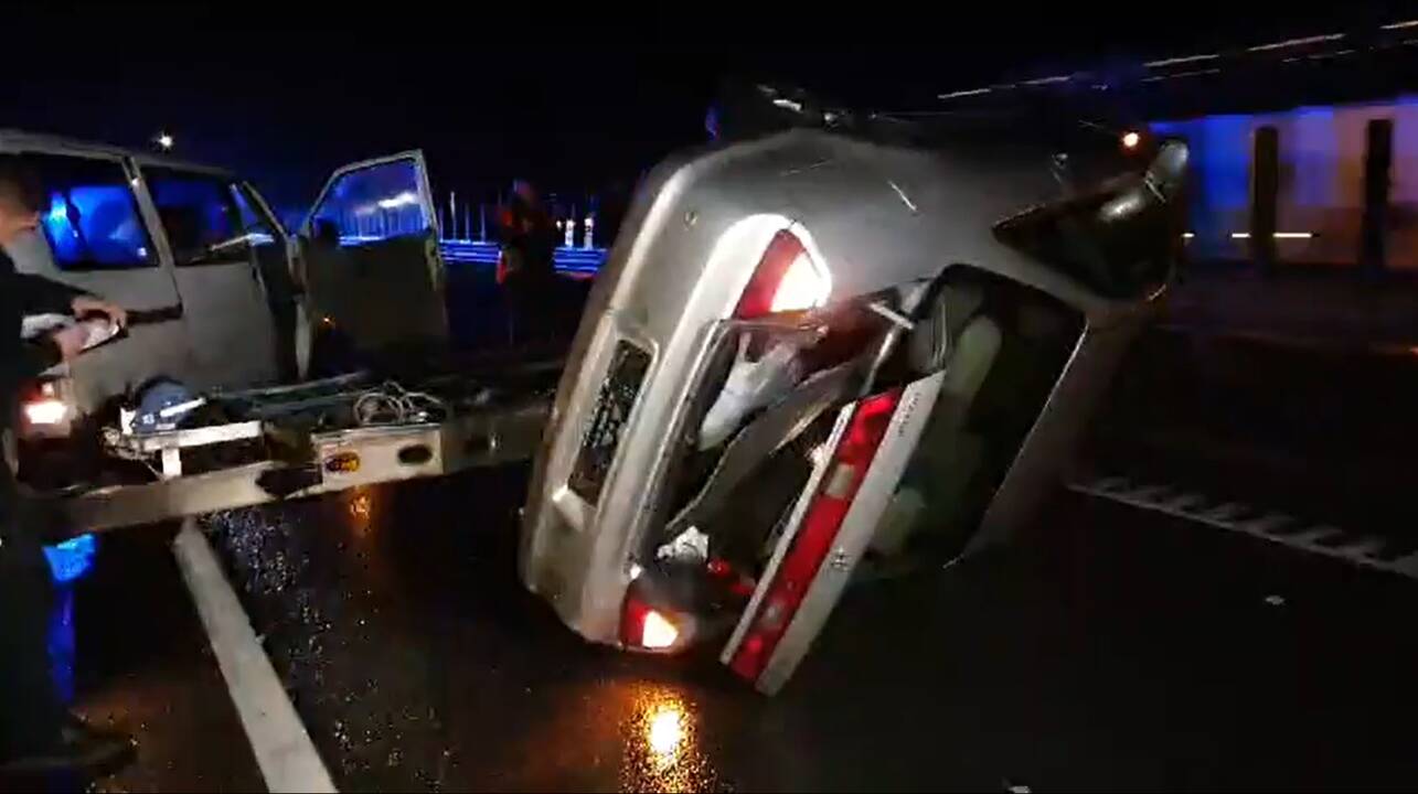 Masinė avarija kelyje Vilnius–Kaunas: susidūrė penki automobiliai 