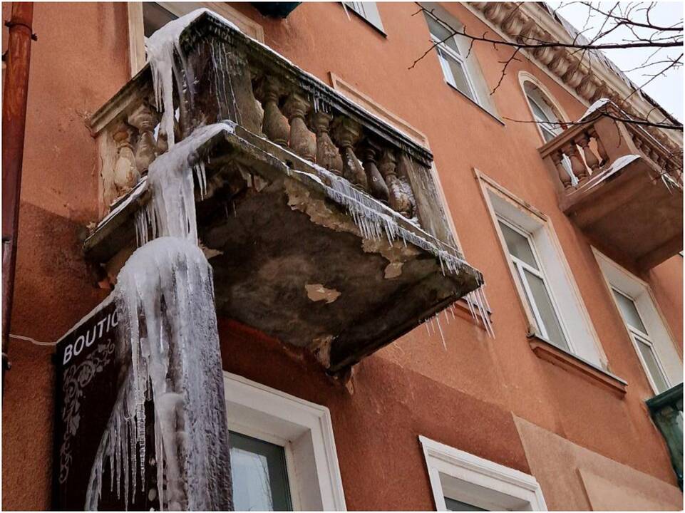 Nesaugu: kai kurie varvekliai tokie dideli, kad nukritę sužeistų praeivius.