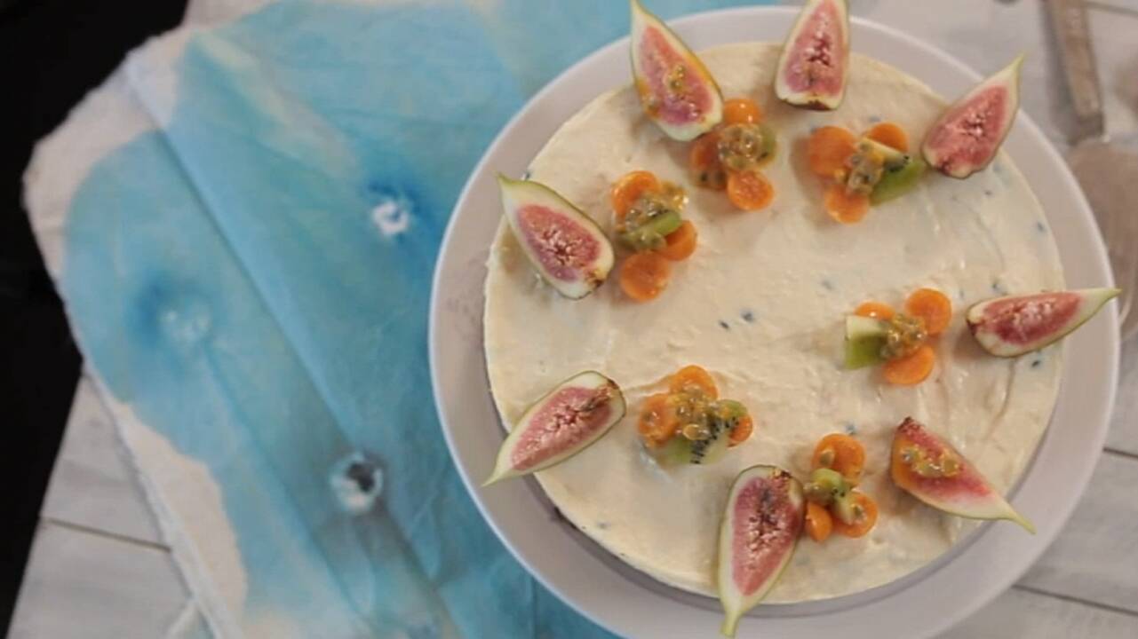 Greitai paruošiamas trigubo šokolado ir varškės tortas, kurio nereikės kepti
