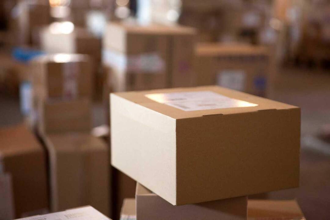 Pernai per Lietuvos paštą iš užsienio gauta penktadaliu daugiau siuntų
