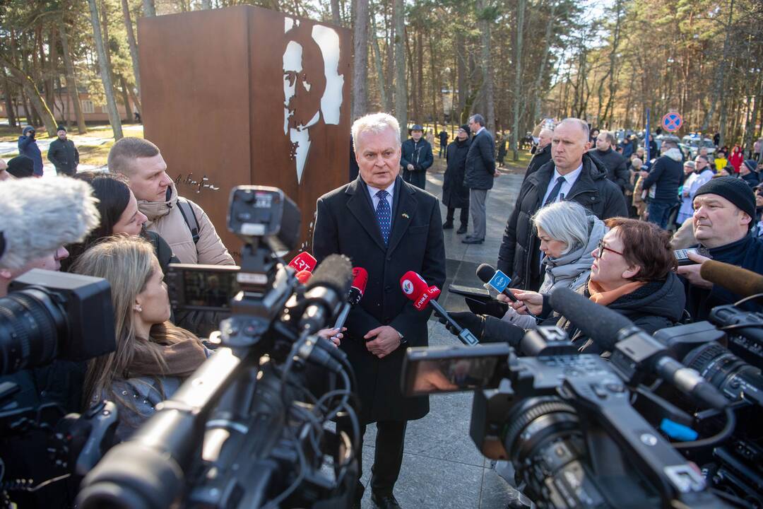 G. Nausėda paminklo A. Smetonai atidengimo ceremonijoje