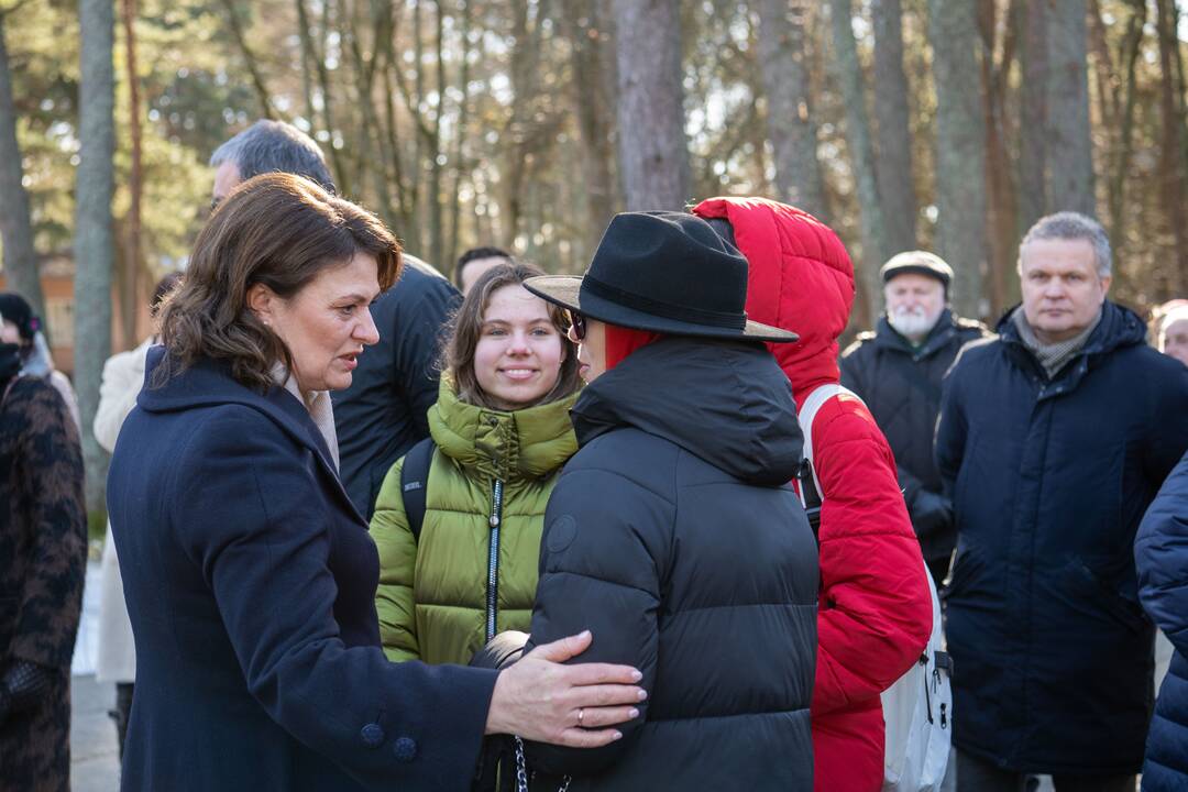 G. Nausėda paminklo A. Smetonai atidengimo ceremonijoje