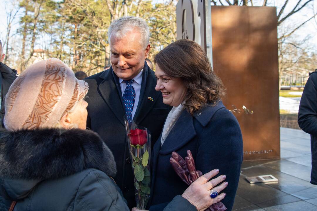 G. Nausėda paminklo A. Smetonai atidengimo ceremonijoje