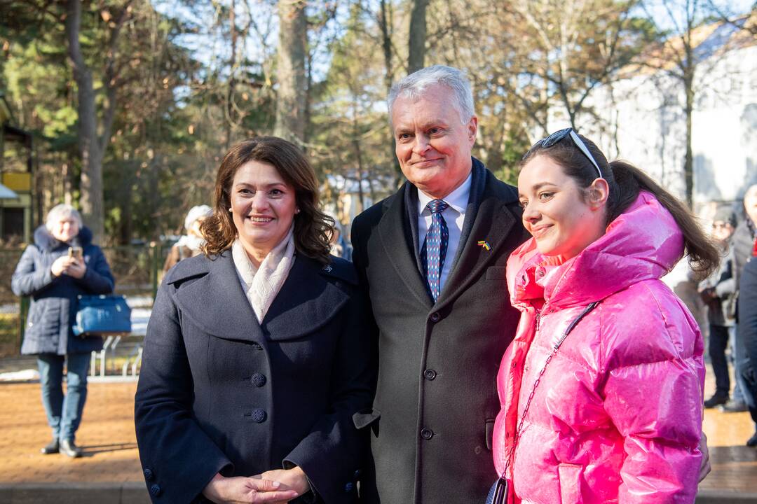 G. Nausėda paminklo A. Smetonai atidengimo ceremonijoje
