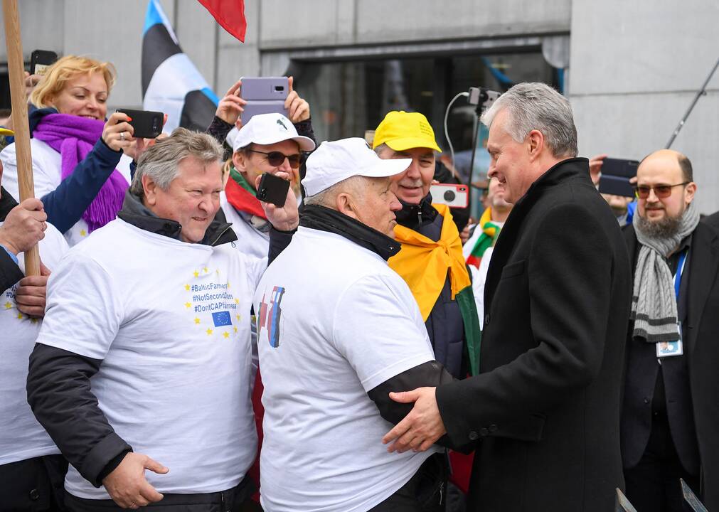Prezidentas susitiko su Briuselyje protestuojančiais ūkininkais