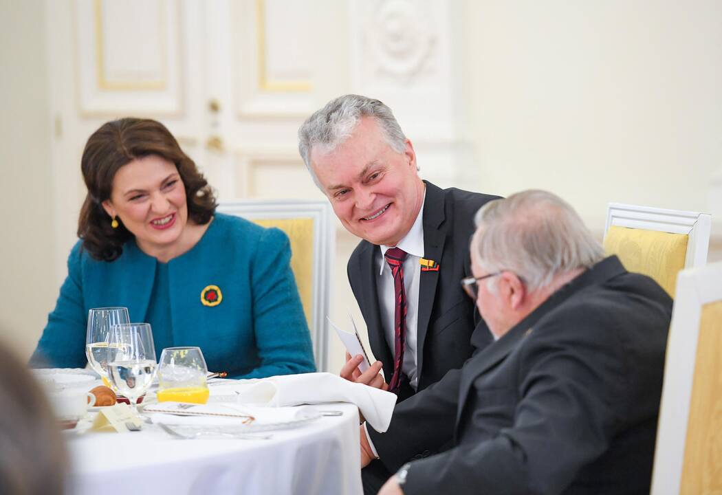 Šventiniuose pusryčiuose – prezidento padėka signatarams ir sąjūdiečiams