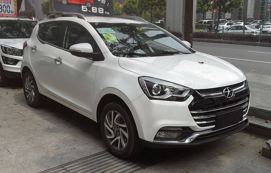 Skelbimas: panašų naudotą BYD, Kinijoje buvusį taksi, siūloma įsigyti už 15 tūkst. eurų.