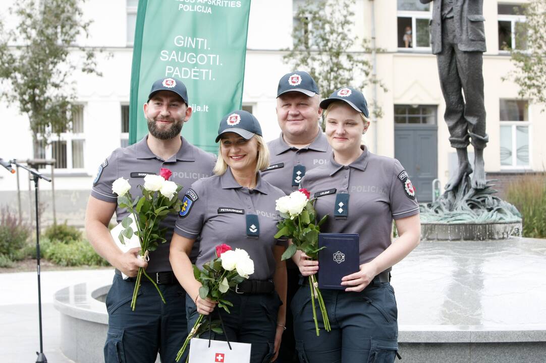 Apdovanoti Klaipėdos pareigūnai