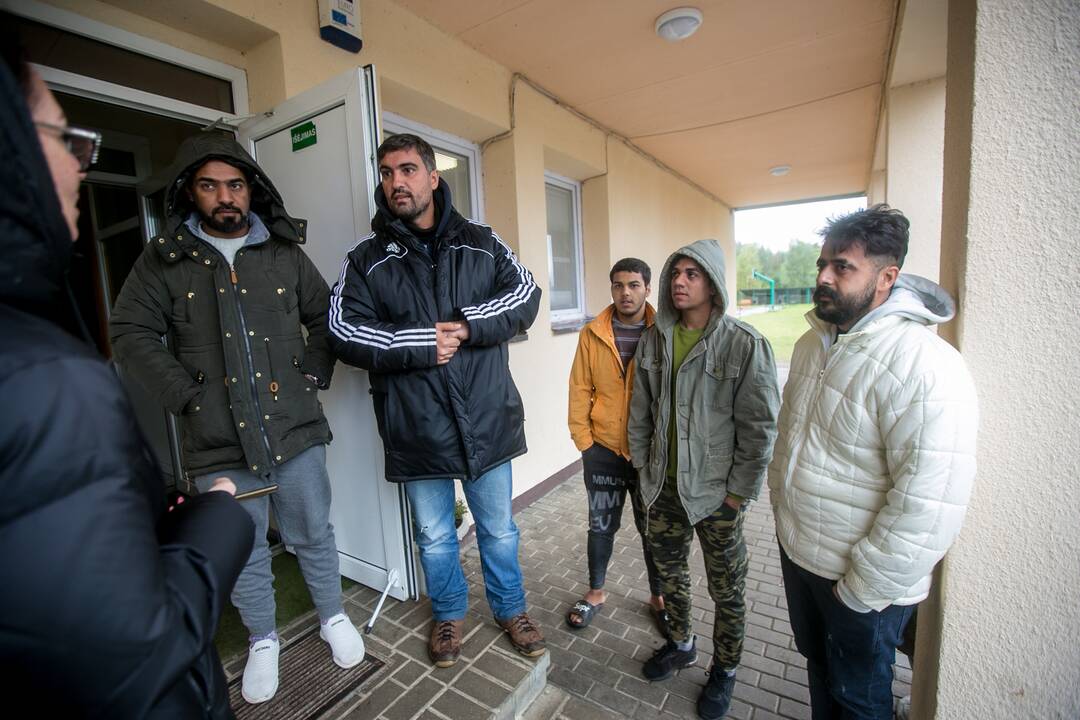 Migrantų prieglobsčio prašymus planuojama išnagrinėti iki lapkričio