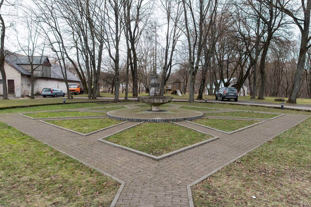 Panaudoja: dažniausiai savivaldybės perimti pastatai nugriaunami, o jų vietoje vystomi miestui svarbūs infrastruktūros projektai.