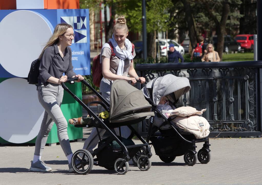 Judėjimas: šiltėjant orams, mieste matyti daugiau besišypsančių klaipėdiečių.