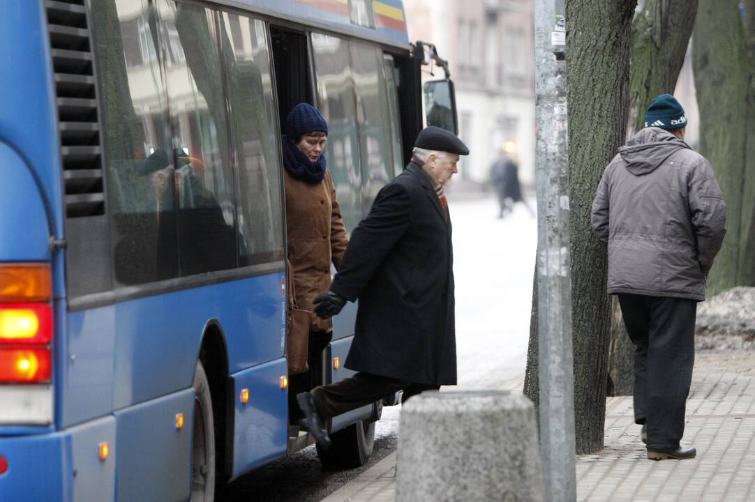 Pokyčiai: penkių priemiesčio autobusų maršrutų laikas keičiamas, tad keleiviams į stoteles teks atvykti anksčiau.