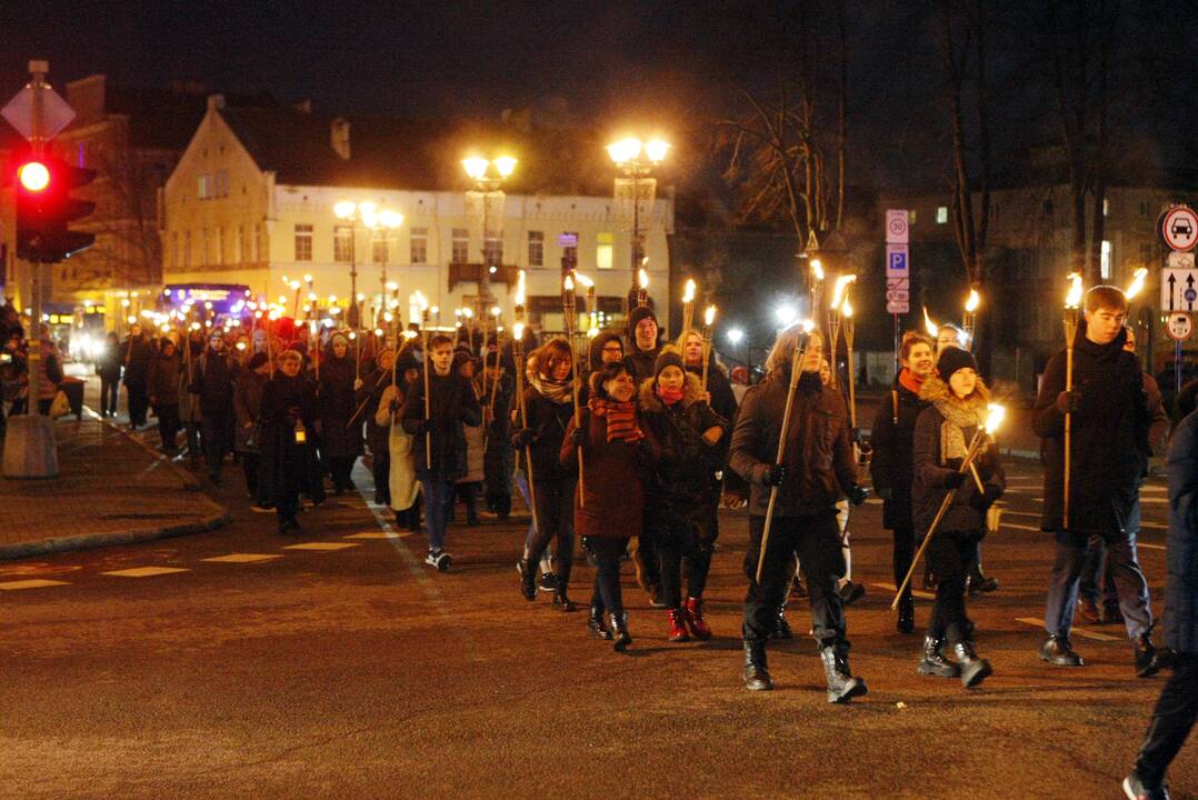 Tradicija: Sausio 15-osios įvykių aukoms atminti Klaipėdos jaunimas su deglais Klaipėdos gatvėmis žygiuos jau penktą kartą.