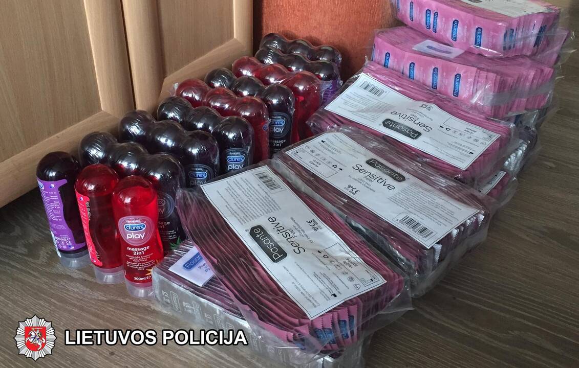 Spaudos konferencija dėl įtariamųjų prekybos žmonėmis sulaikymo