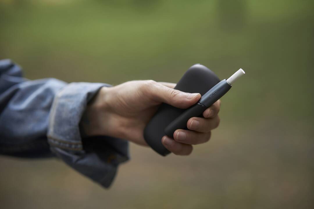 Seime pradedama svarstyti griežtesnė elektroninių cigarečių prekybos tvarka