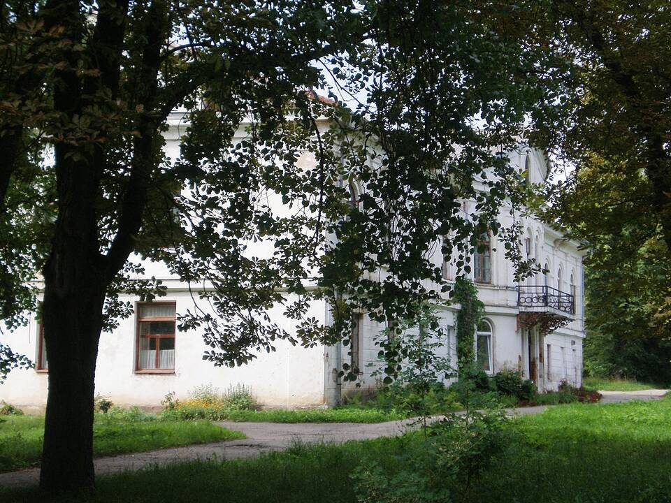 Degęs Šlapaberžės dvaras netvarkomas, paveldosaugininkai įspėja, kad baus