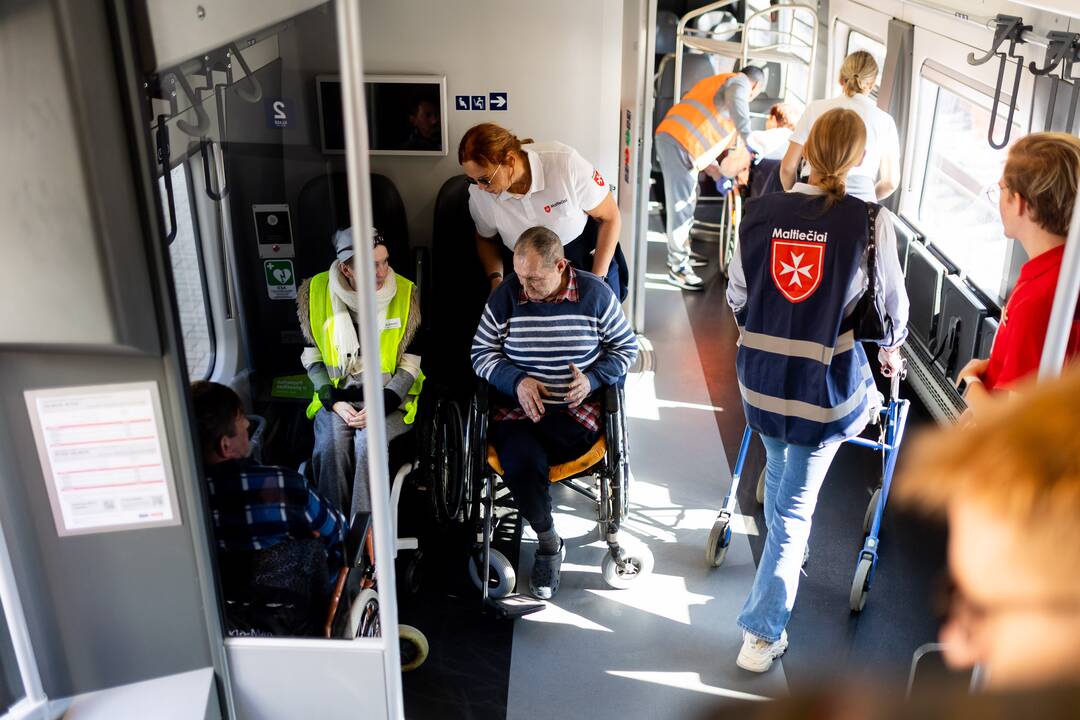 Vilniaus geležinkelio stotyje – žmonių su negalia evakuacijos pratybos
