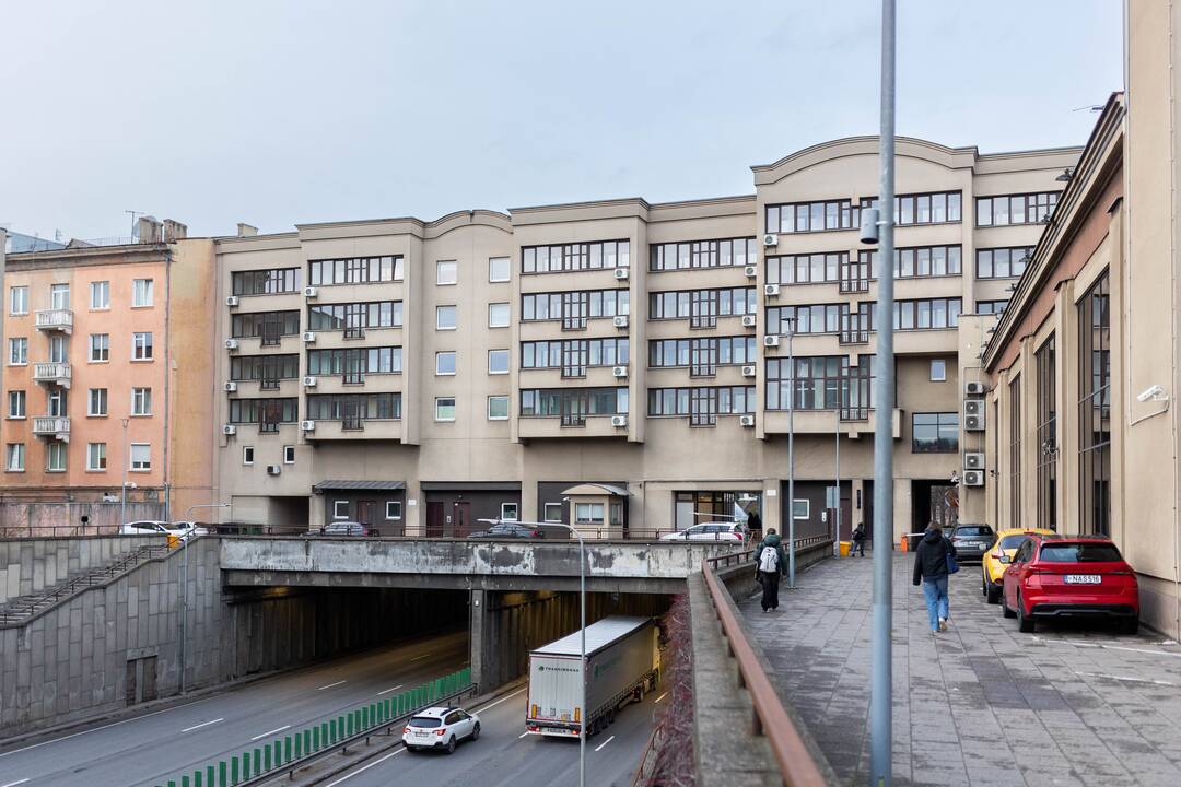 Skvernelis žada apmokestinti gyvenimą Seimo viešbutyje