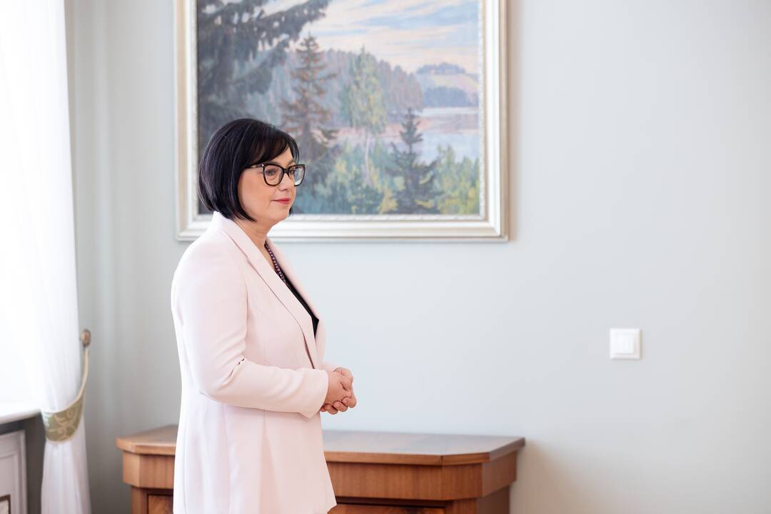 G. Nausėda susitiko su kandidate į švietimo, mokslo ir sporto ministrus R. Popoviene
