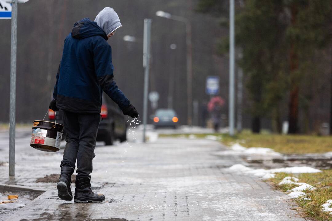 Perspėja sostinės gyventojus: gali būti slidu