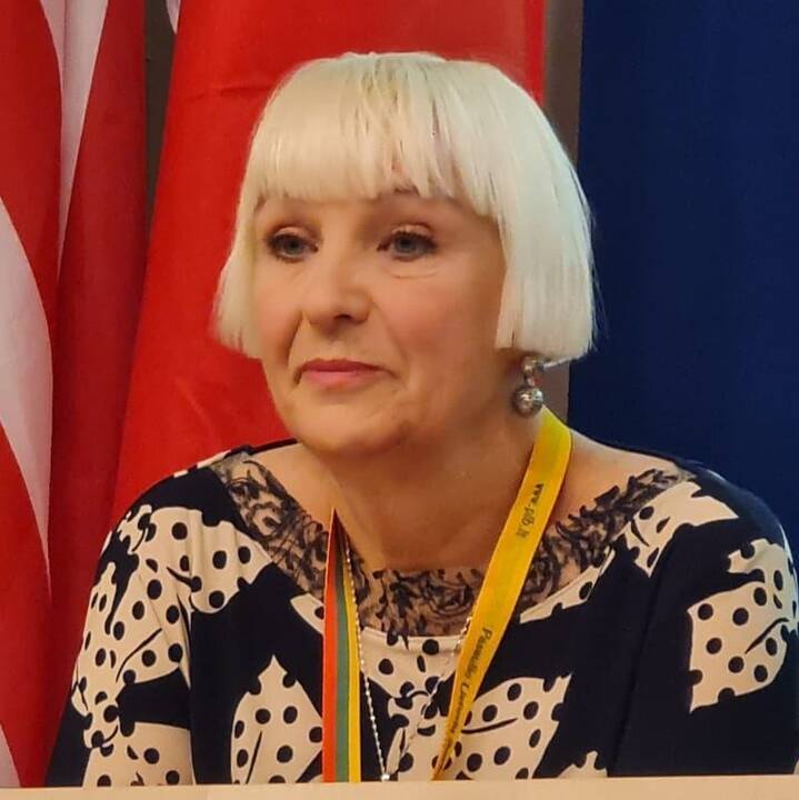 Išgyvenimai: Kyjive gyvenanti lietuvė D. Makarova pati patyrė, ką reiškia karas. Taip atrodė jos namas, į jį pataikius rusų raketos skeveldrai.