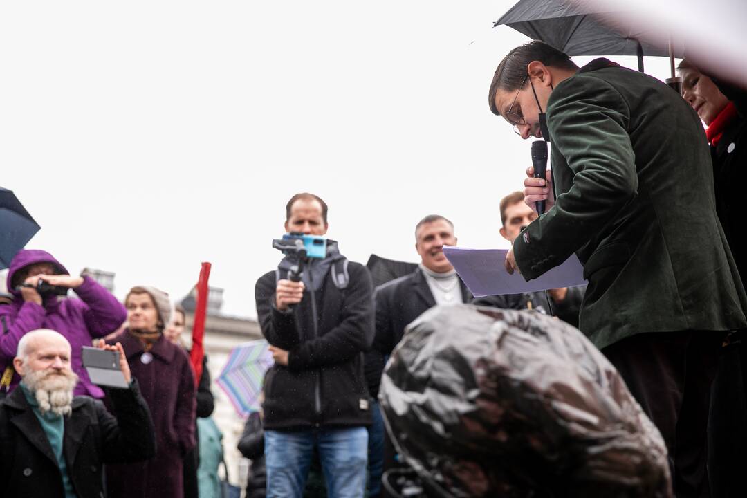 Mitingas už šnipinėjimą nuteistam A. Paleckui palaikyti