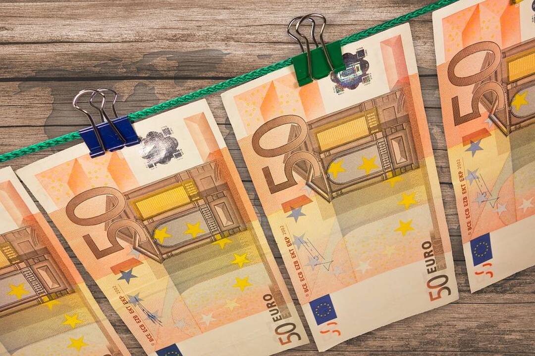 Kaune užkirstas kelias padirbtų pinigų realizacijai