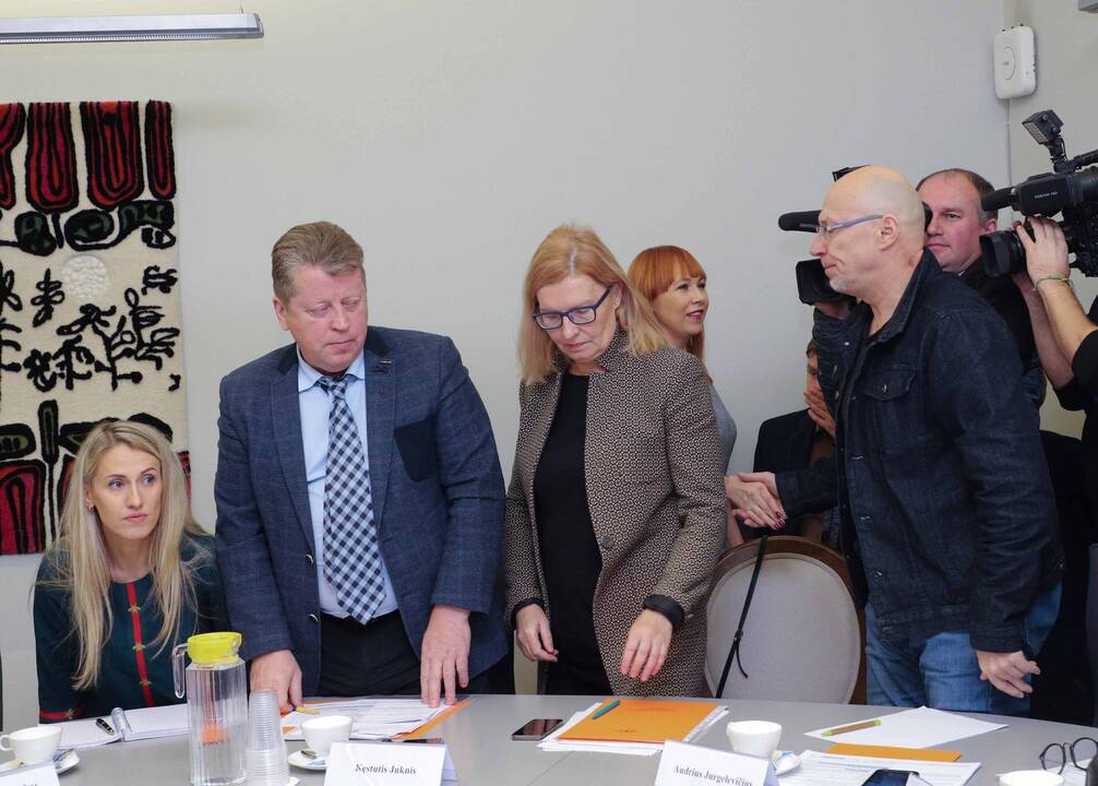 Derybos su mokytojų profsąjungų atstovais