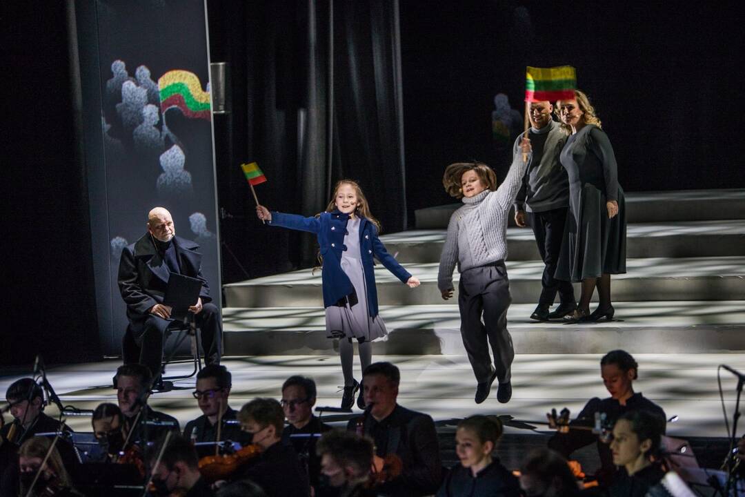 Teatralizuotos oratorijos „13“ akimirkos Nacionaliniame Kauno dramos teatre.