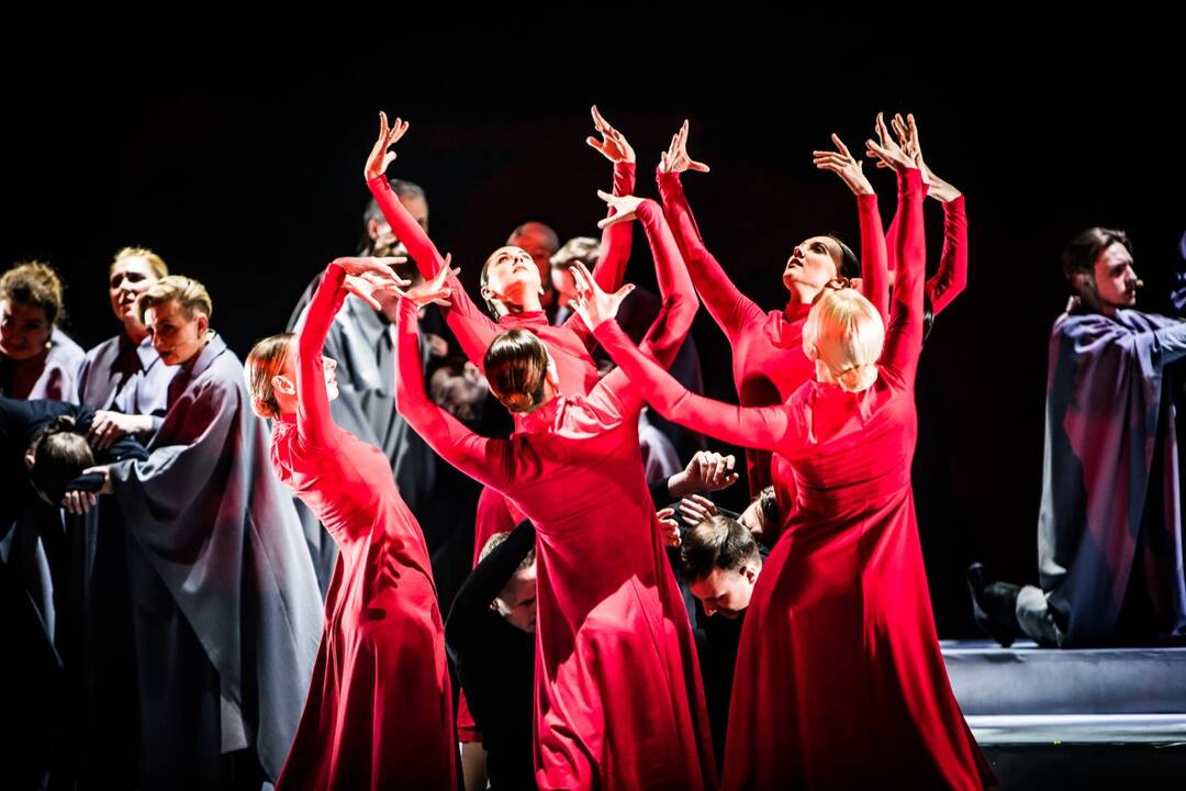 Teatralizuotos oratorijos „13“ akimirkos Nacionaliniame Kauno dramos teatre.