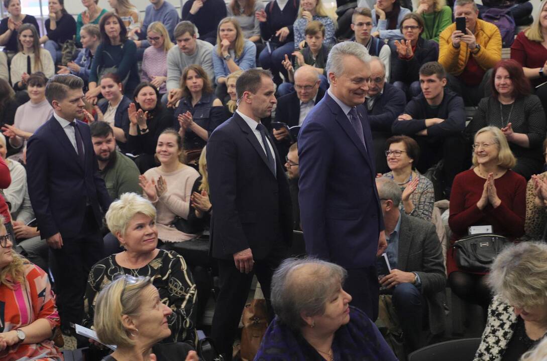 Prezidentas lankosi Vilniaus knygų mugėje