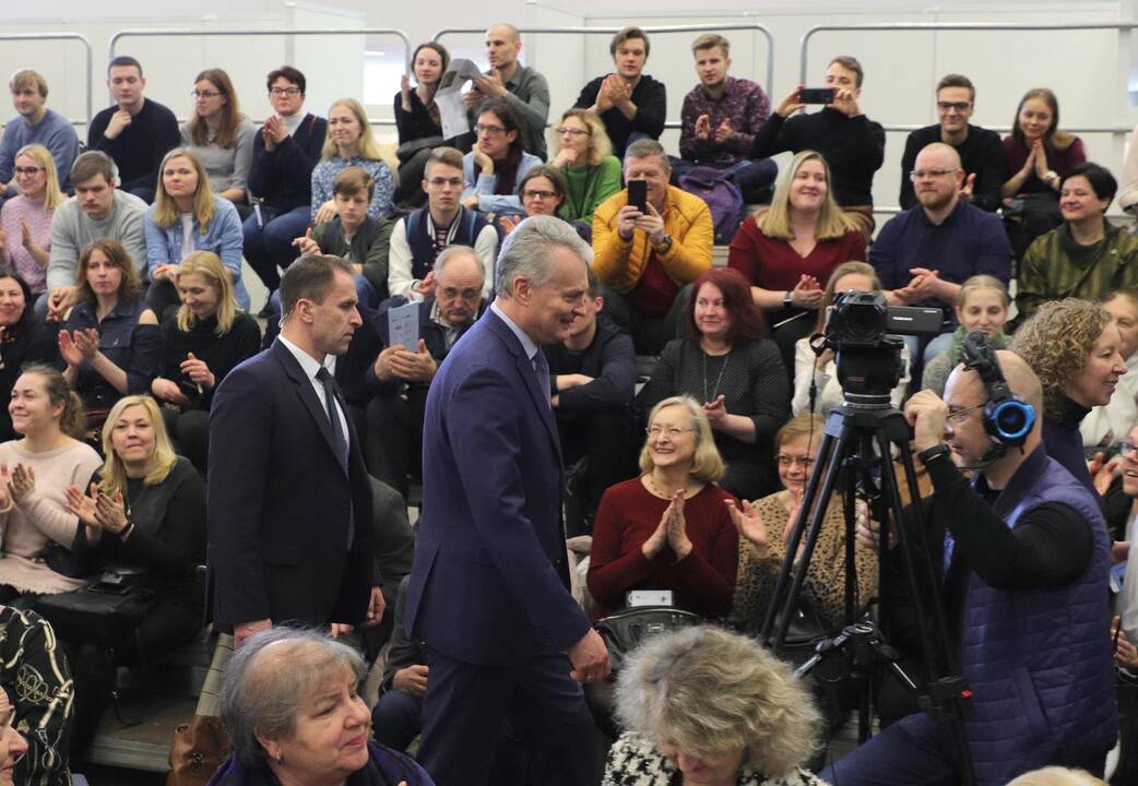 Prezidentas lankosi Vilniaus knygų mugėje