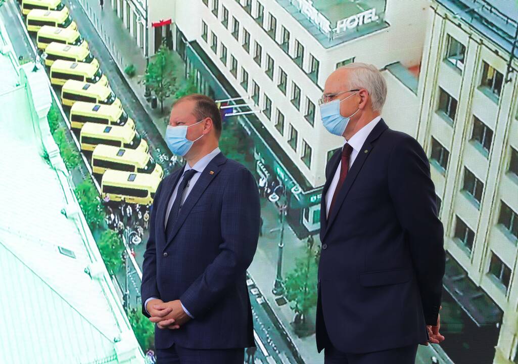 Savivaldybėms perduoti 25 geltonieji autobusiukai