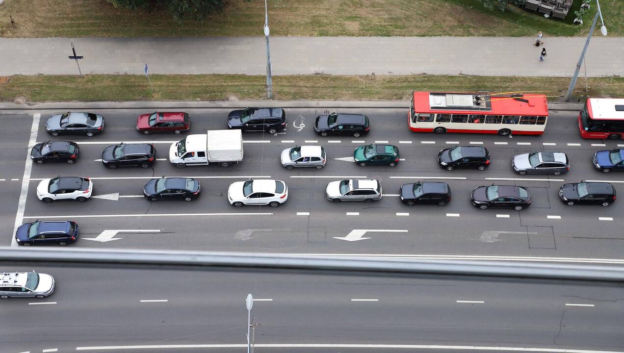 Mažiau taršių automobilių įsigijimui siūlo 1000 eurų kompensaciją 