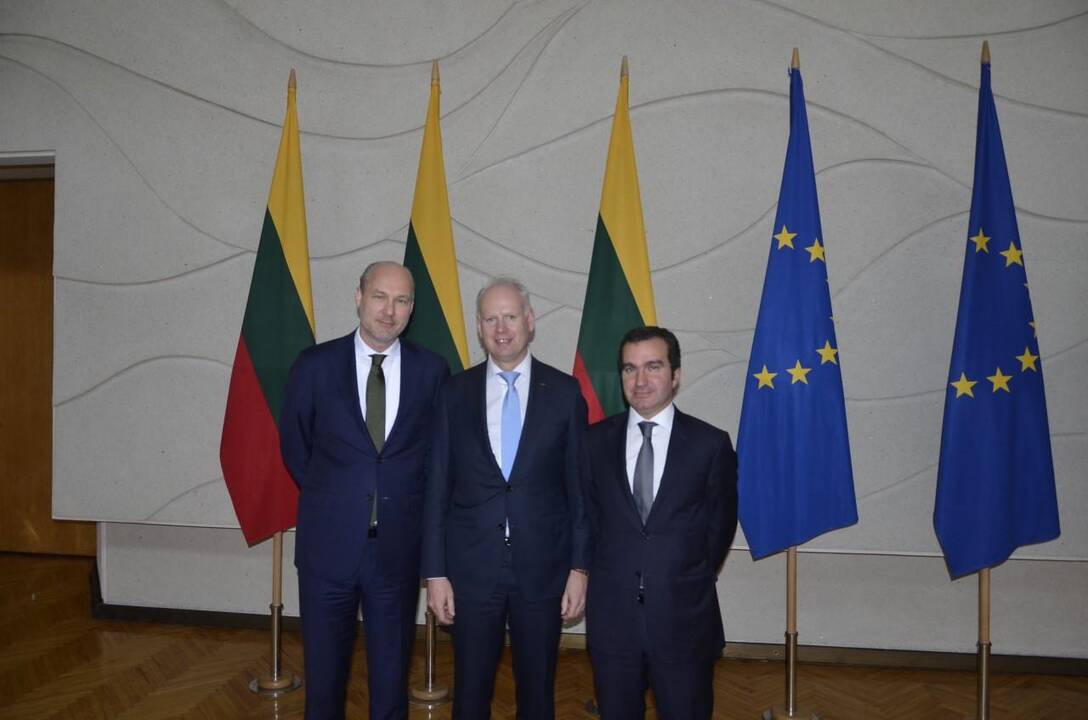 Racionalumas: po susitikimo (Michielis J.Herkemis, Rolandas Viršilas, Joao Abecasi) dalyviai džiaugėsi racionalia diskusija su ministru pirmininku.