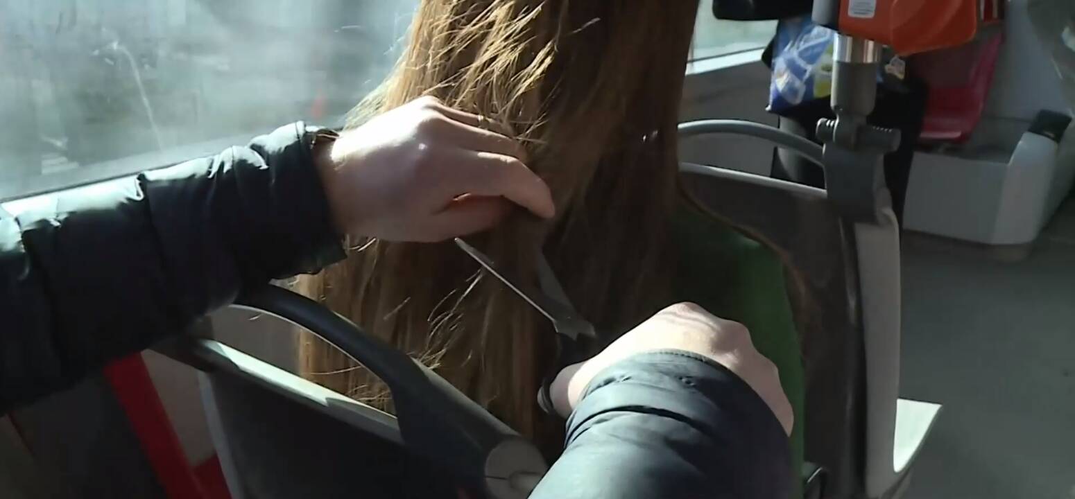 Sugautas maniakas: tramvajuose moterims nukirpdavo po sruogą plaukų