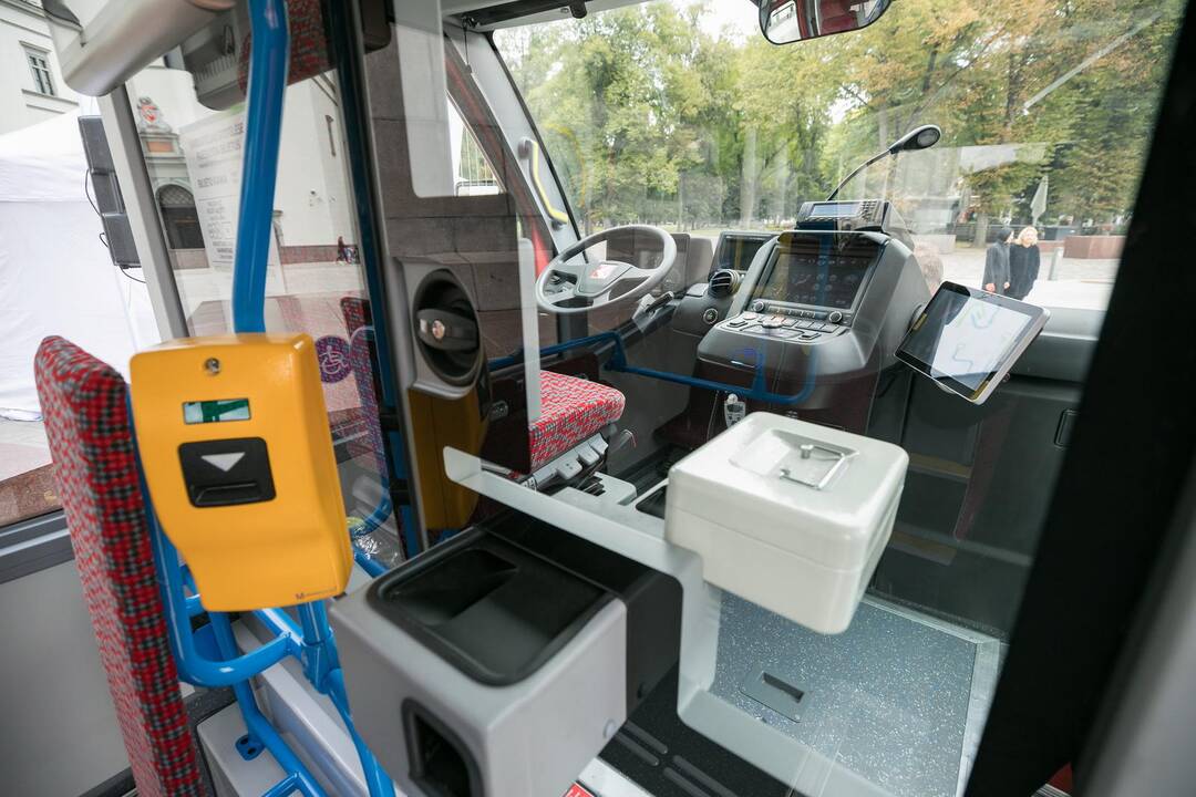 Vilniuje pristatyti pirmieji Lietuvoje elektriniai autobusai