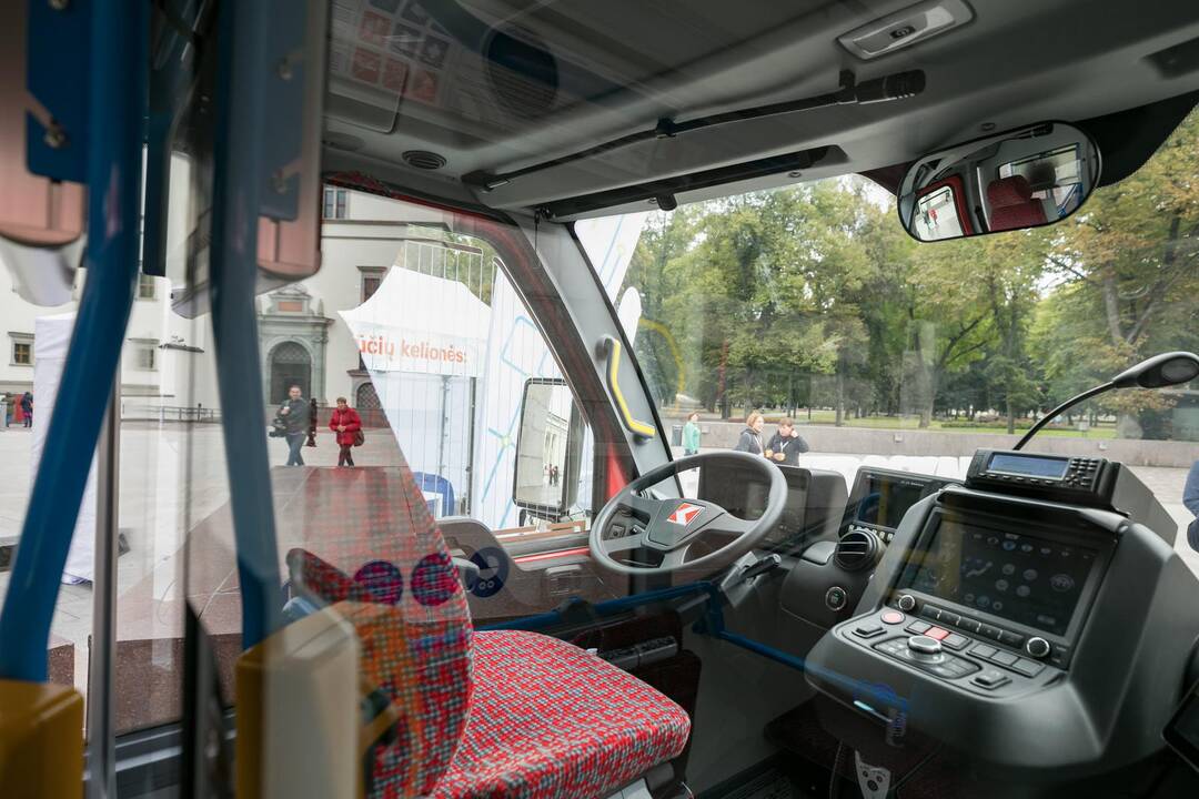 Vilniuje pristatyti pirmieji Lietuvoje elektriniai autobusai