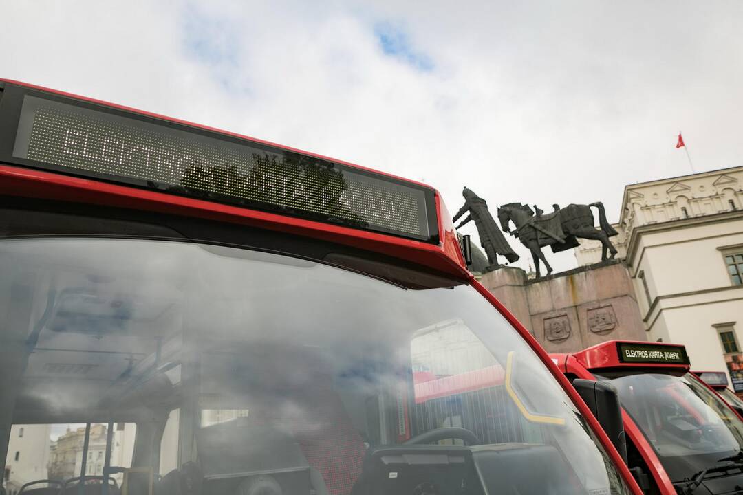 Vilniuje pristatyti pirmieji Lietuvoje elektriniai autobusai
