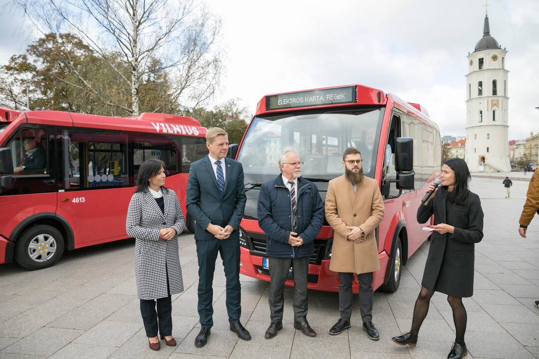 Vilniuje pristatyti pirmieji Lietuvoje elektriniai autobusai