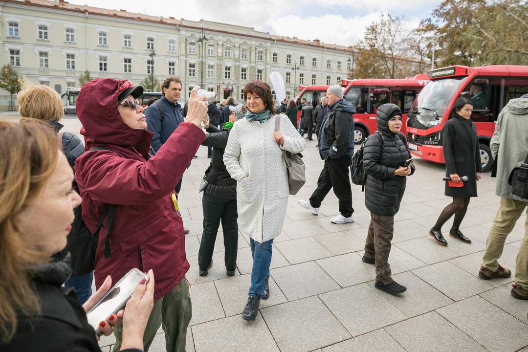 Vilniuje pristatyti pirmieji Lietuvoje elektriniai autobusai